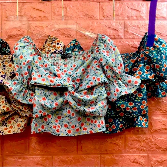 Floral crop top - Picture 1 of 2